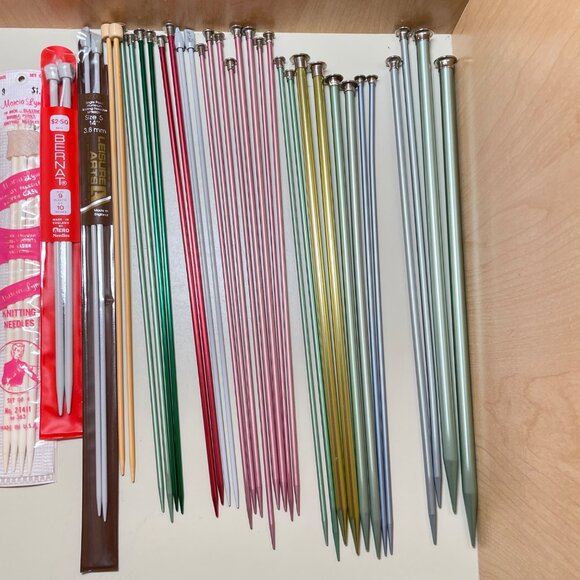 Assorted Aluminum & Plastic Knitting Needles & Crochet Hooks - Various Sizes & C - Picture 2 of 5